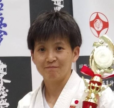 安岡麻由良